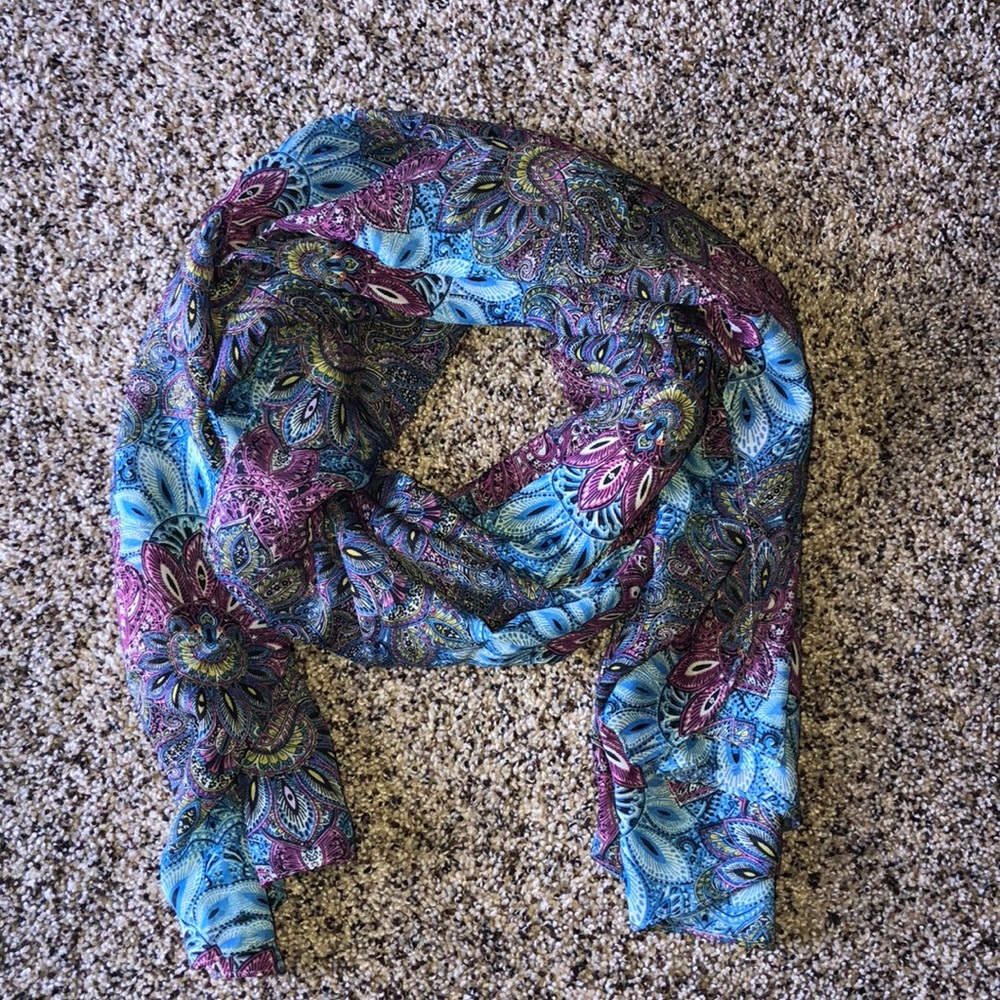 Multicolored scarf